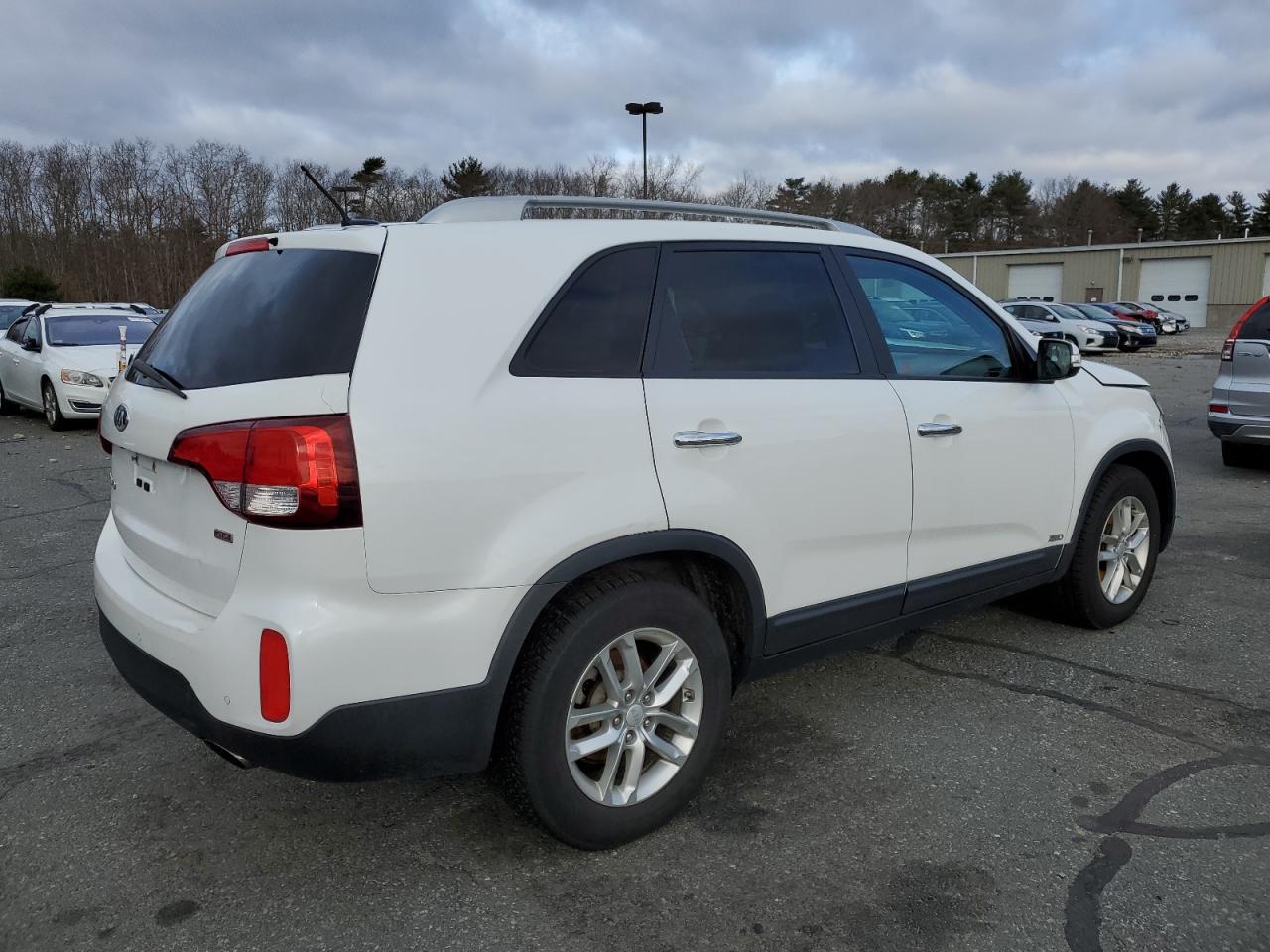 2014 KIA SORENTO LX - Image 3
