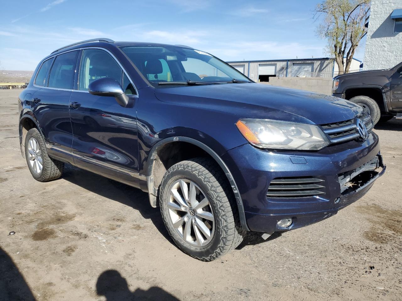 2014 VOLKSWAGEN TOUAREG V6 - Image 4