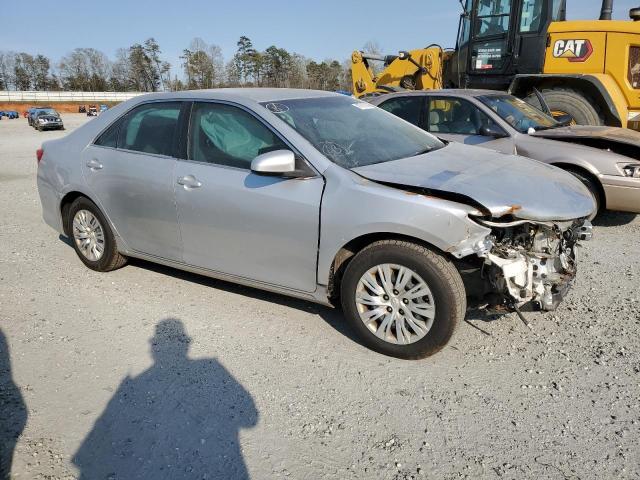 2014 Toyota Camry L - Фото 4