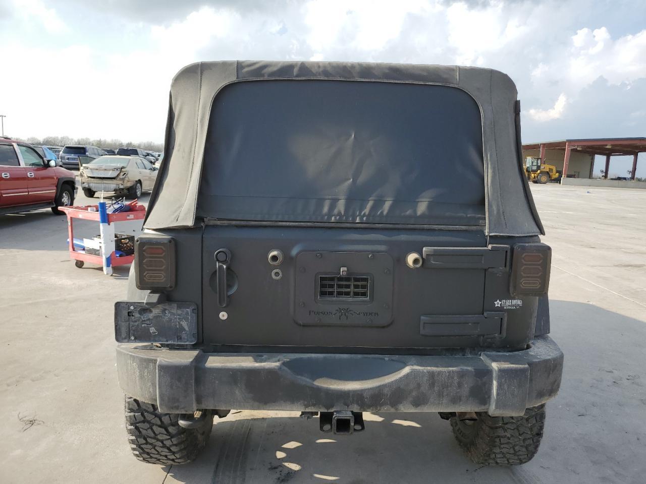 2012 JEEP WRANGLER U - Image 6