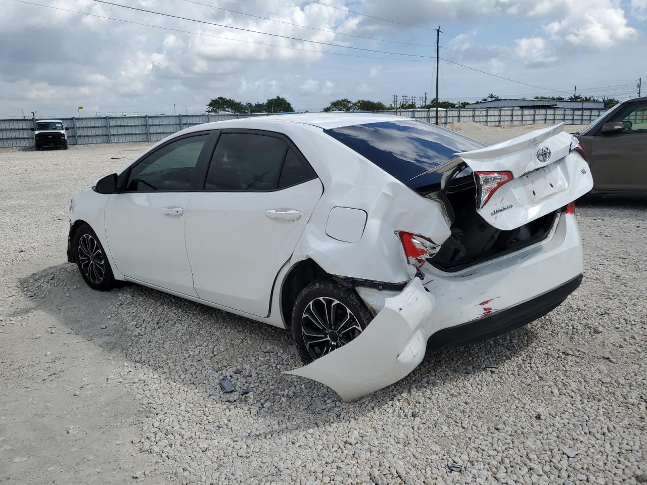 2015 TOYOTA COROLLA L - Image 2