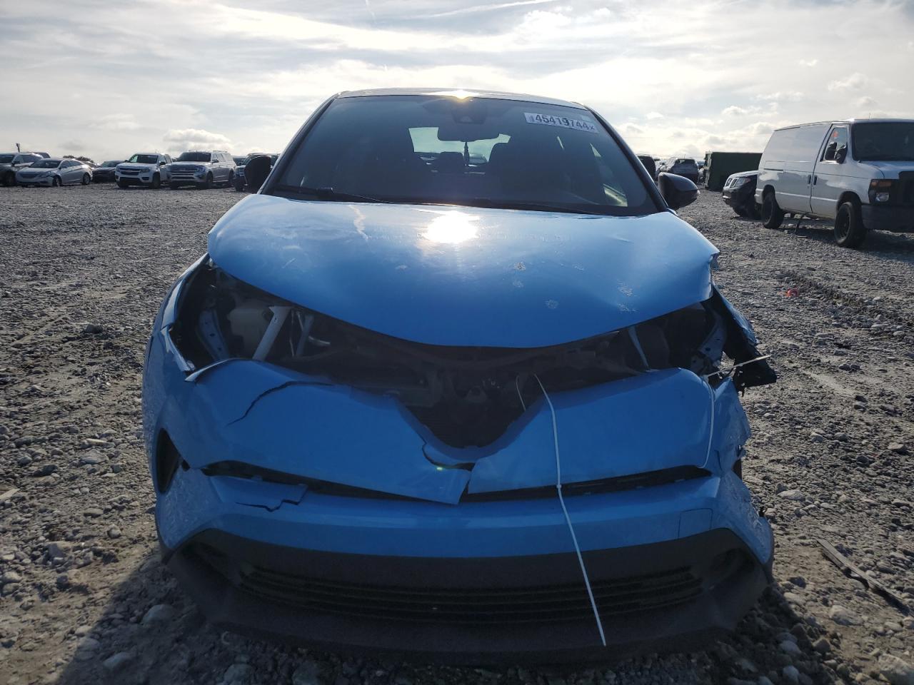 2019 TOYOTA C-HR XLE - Image 5