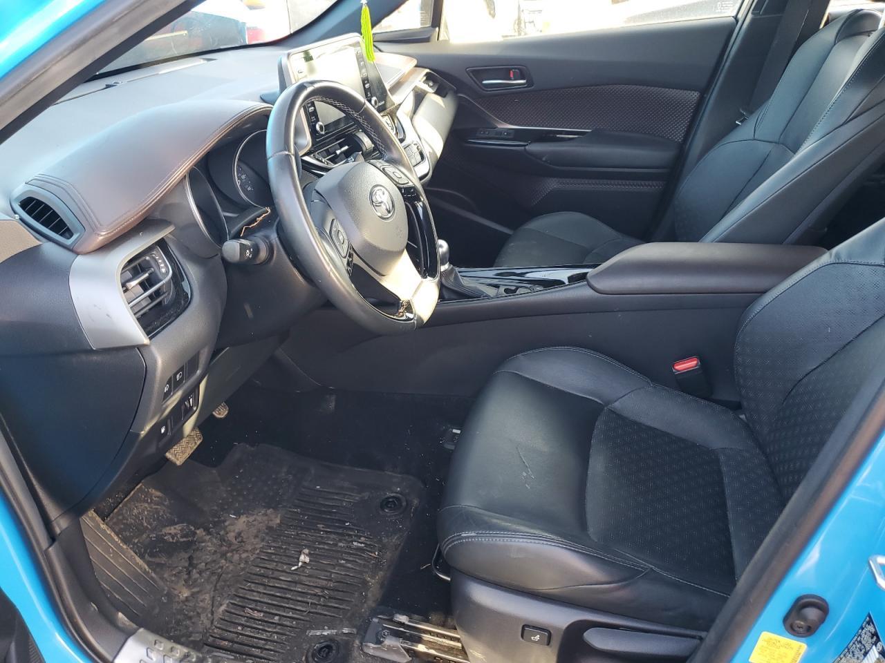 2019 TOYOTA C-HR XLE - Фото 7