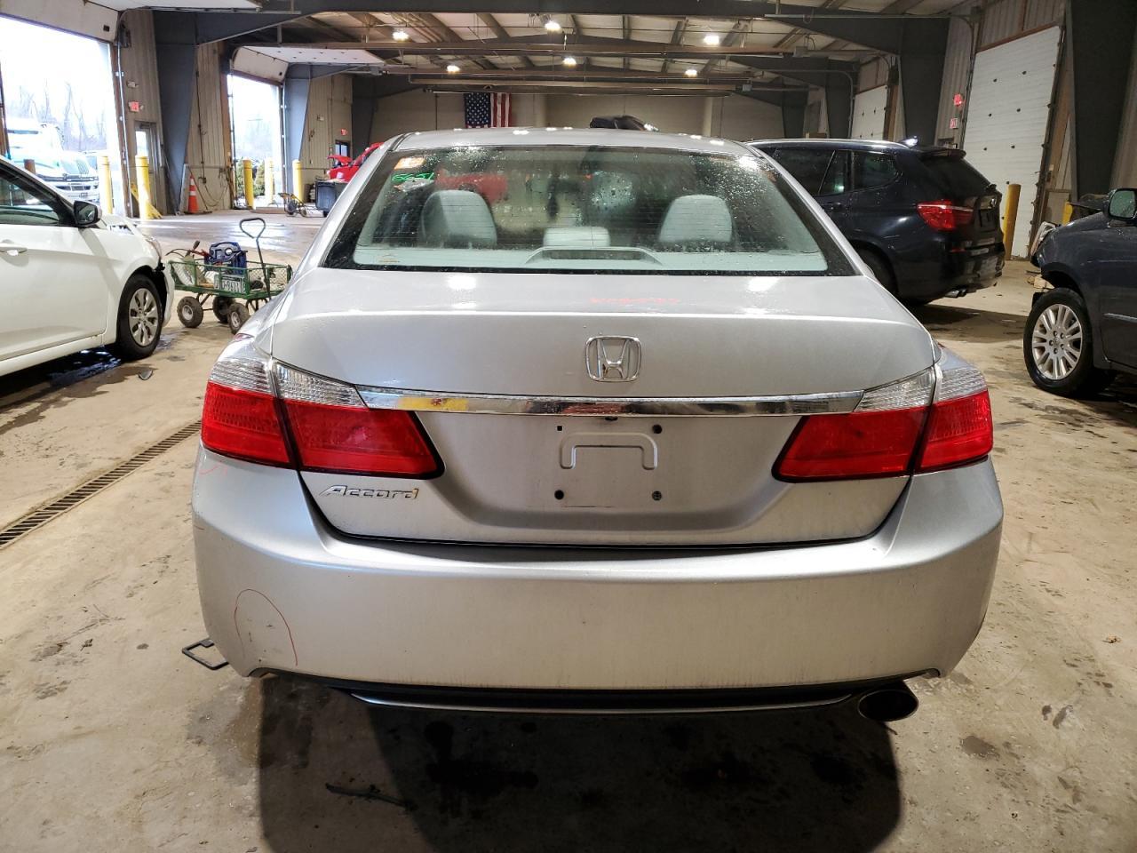2014 HONDA ACCORD LX - Image 6