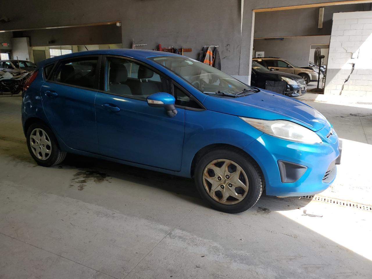 2013 FORD FIESTA SE - Image 4