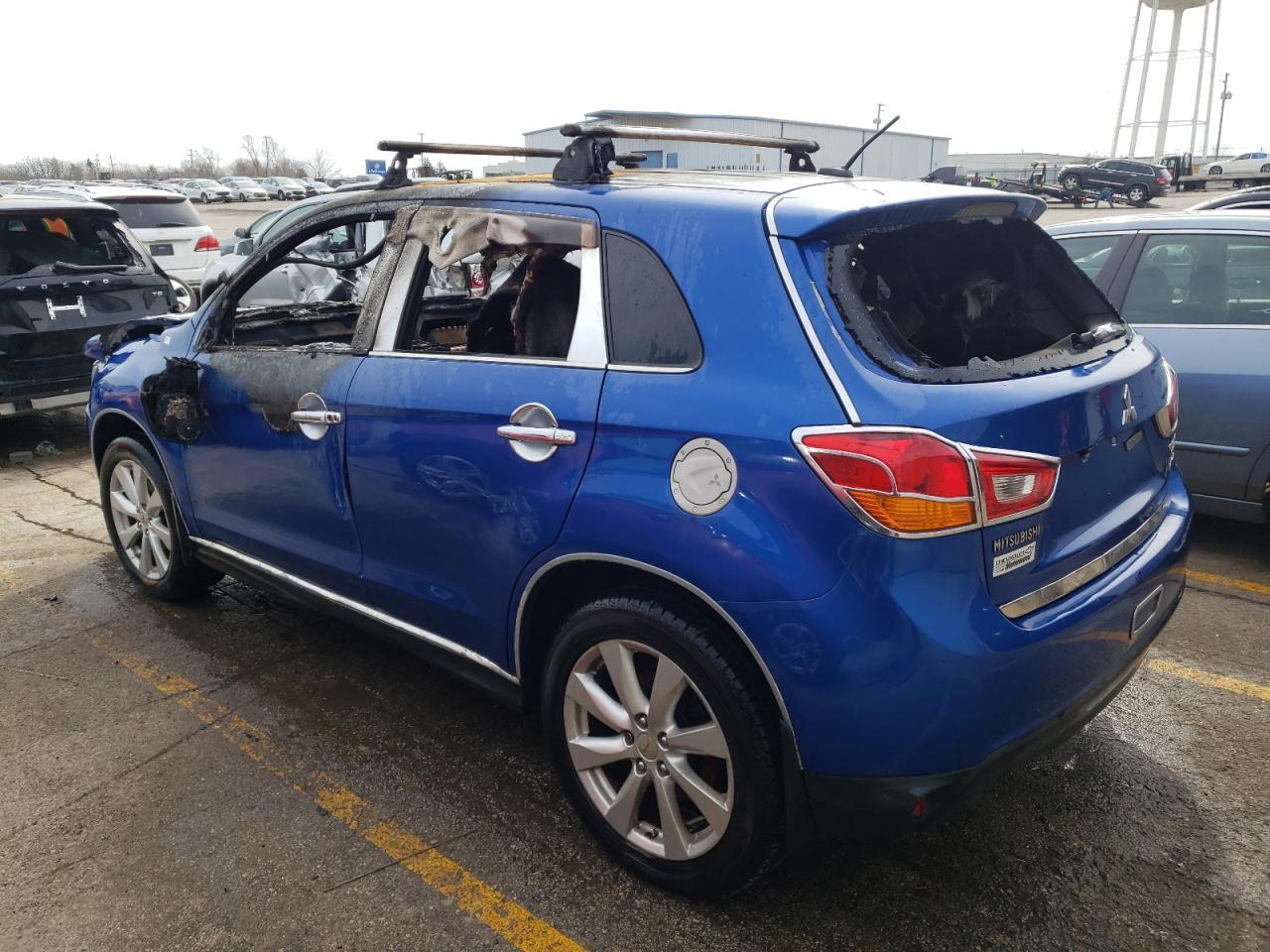 2015 MITSUBISHI OUTLANDER - Фото 2