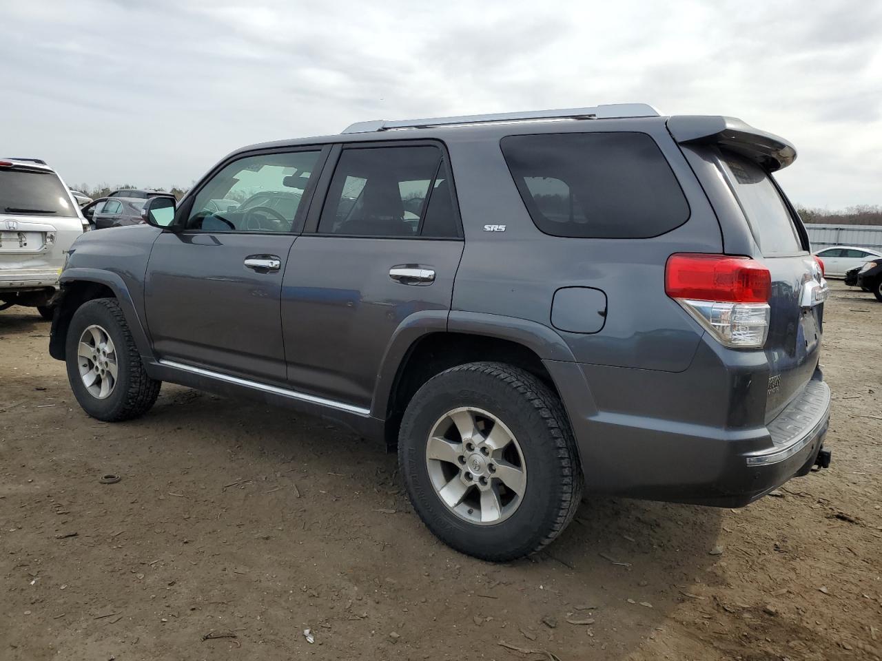 2011 TOYOTA 4RUNNER SR - Image 2
