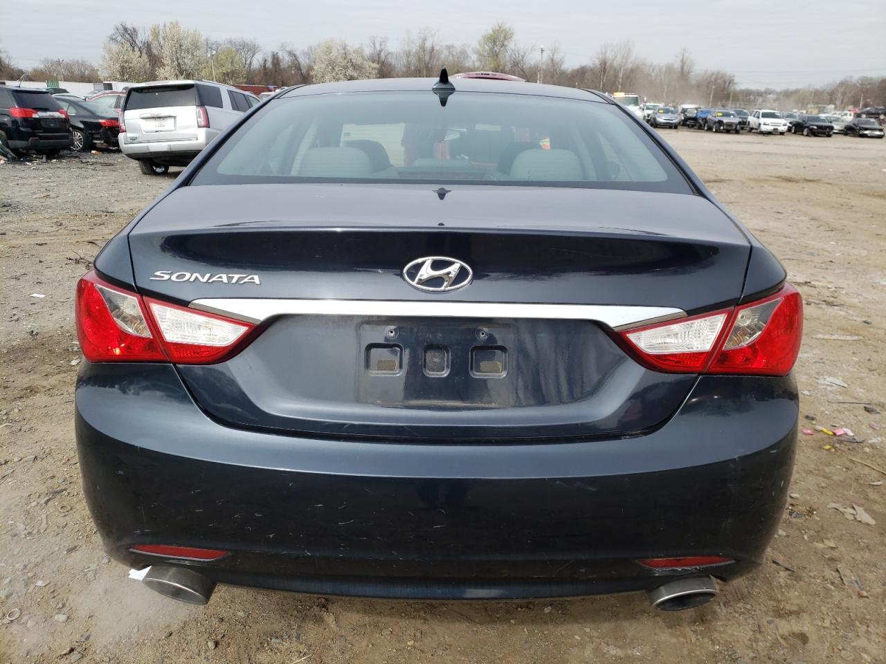 2011 HYUNDAI SONATA SE - Image 6