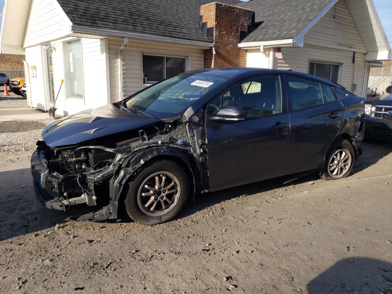 2016 TOYOTA PRIUS