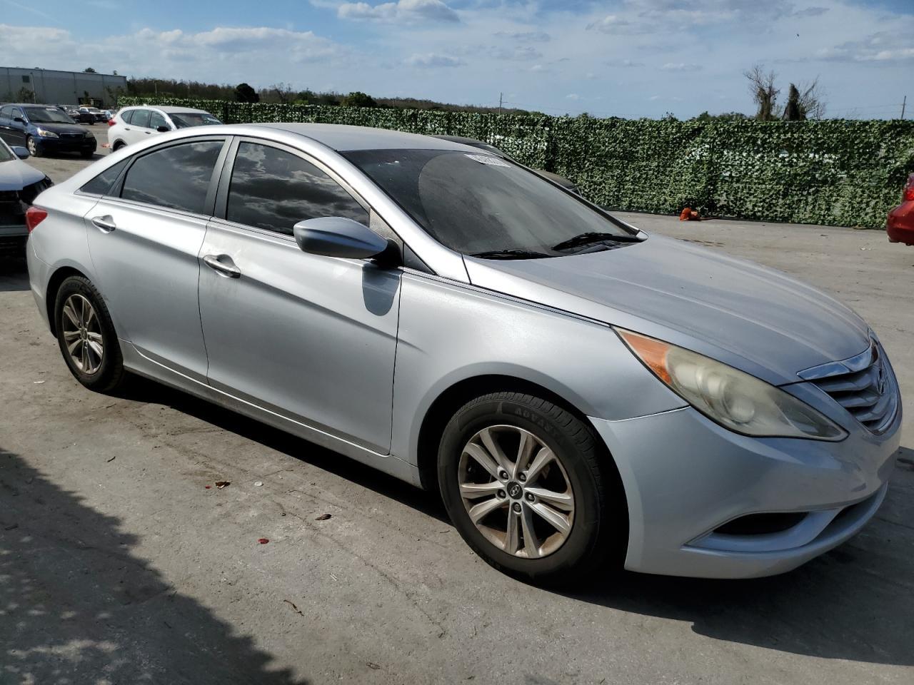 2011 HYUNDAI SONATA GLS - Image 4