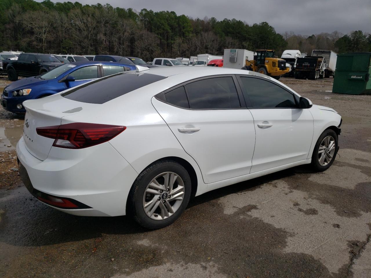 2019 HYUNDAI ELANTRA SE - Фото 3