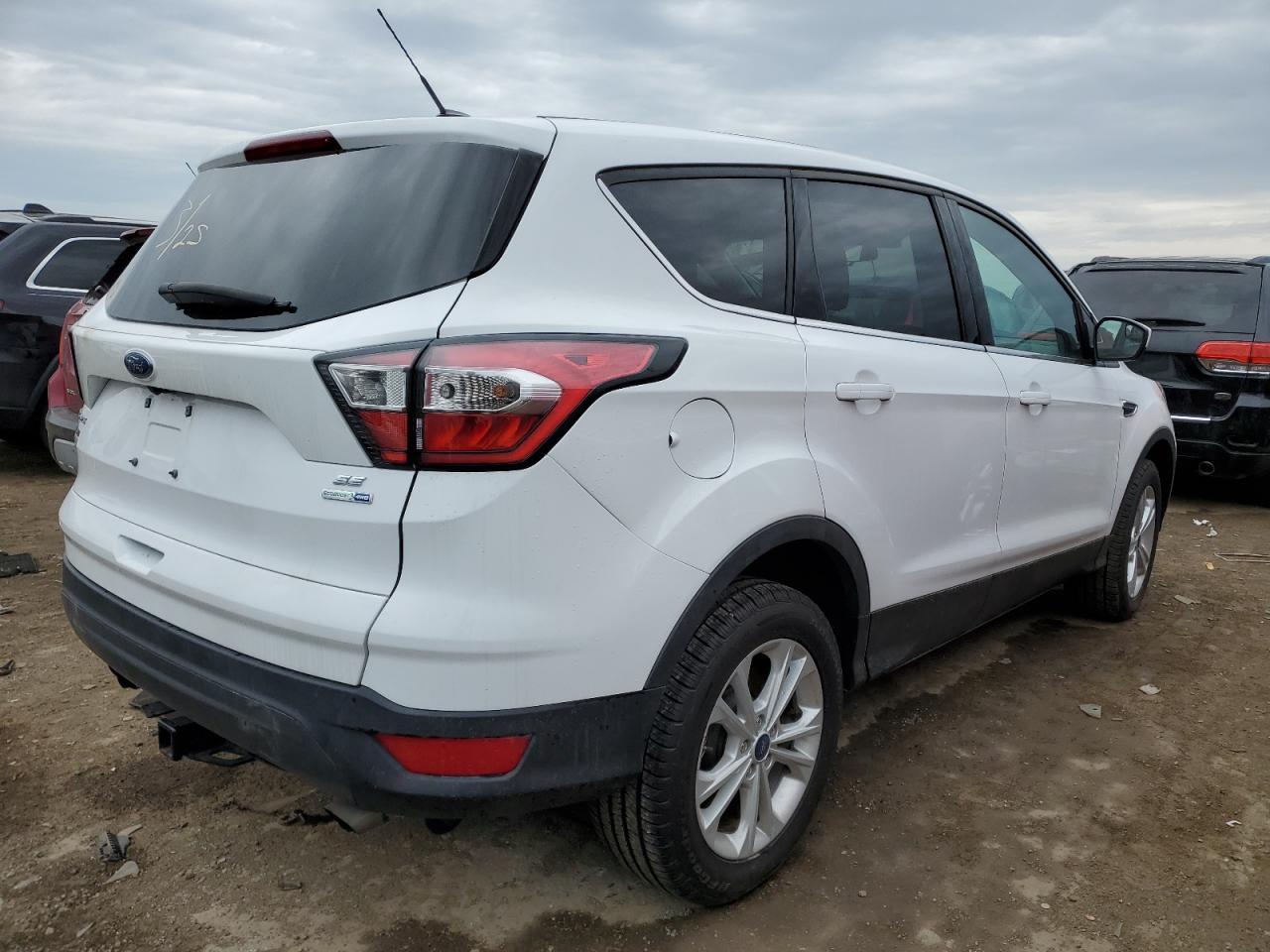 2017 FORD ESCAPE SE - Image 3