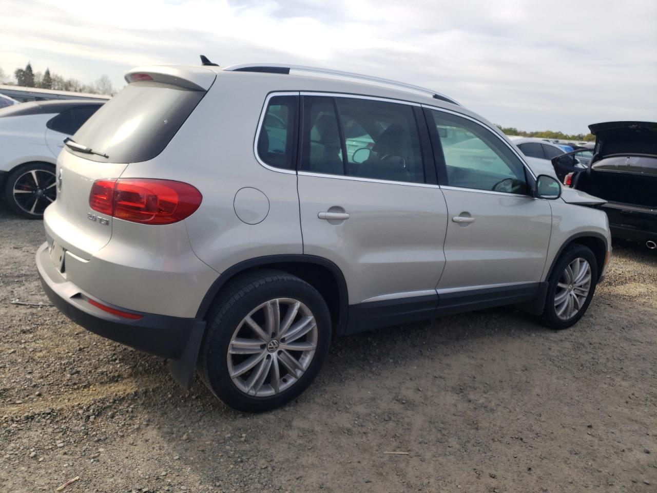 2015 VOLKSWAGEN TIGUAN S - Фото 3