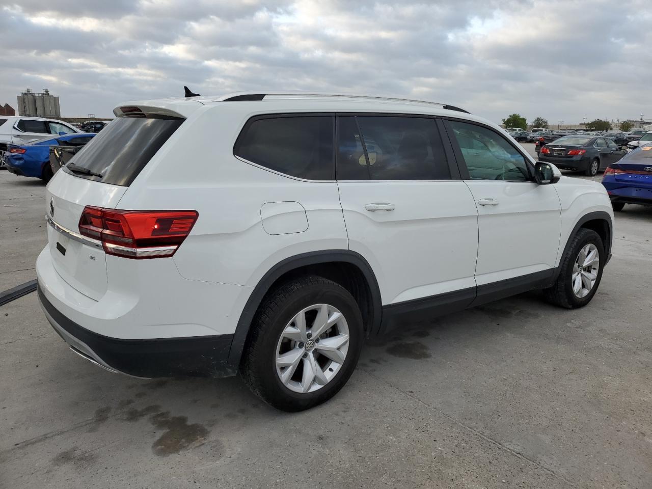 2018 VOLKSWAGEN ATLAS SE - Image 3