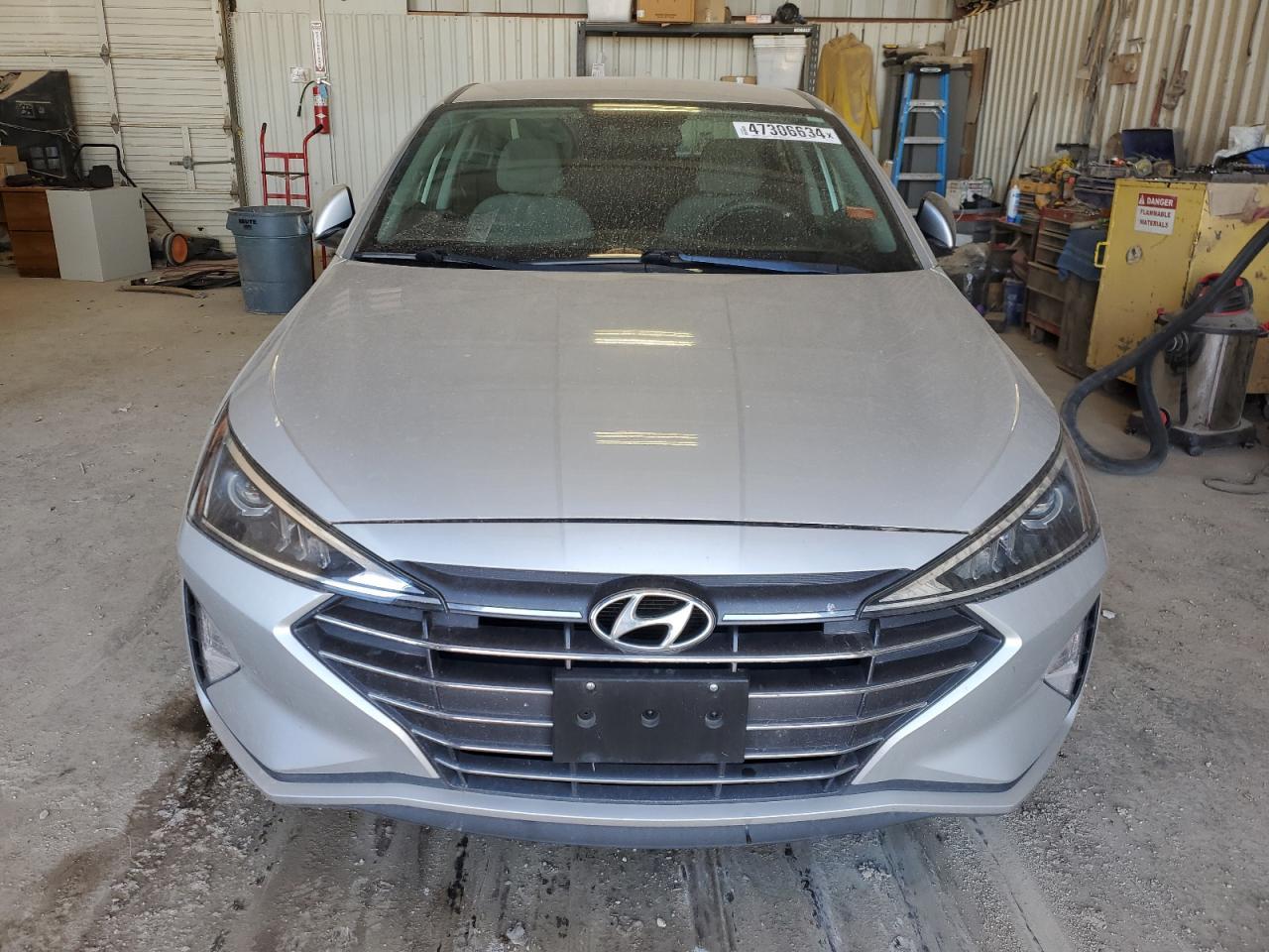 2019 HYUNDAI ELANTRA SE - Фото 5
