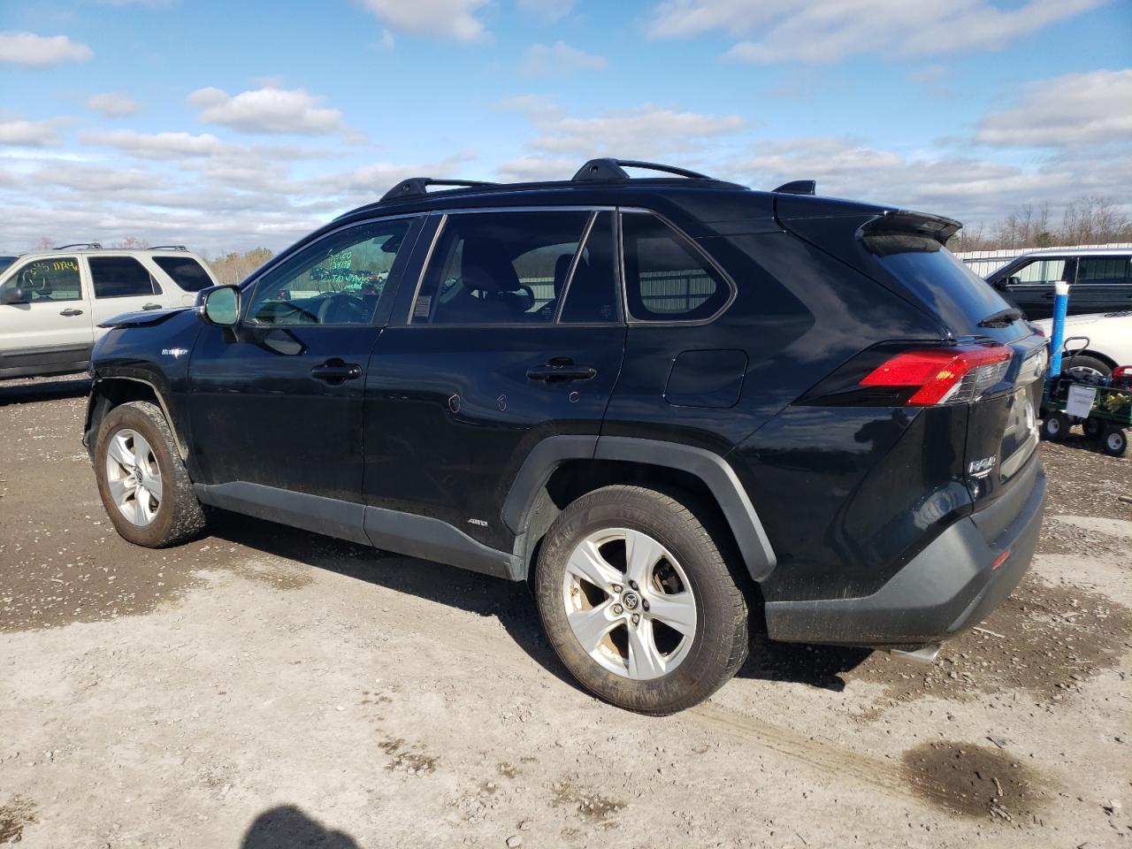 2020 TOYOTA RAV4 XLE - Фото 2