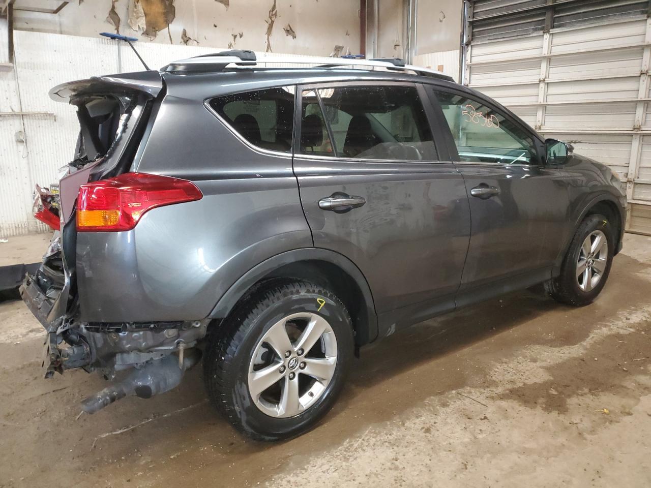 2015 TOYOTA RAV4 XLE - Фото 3