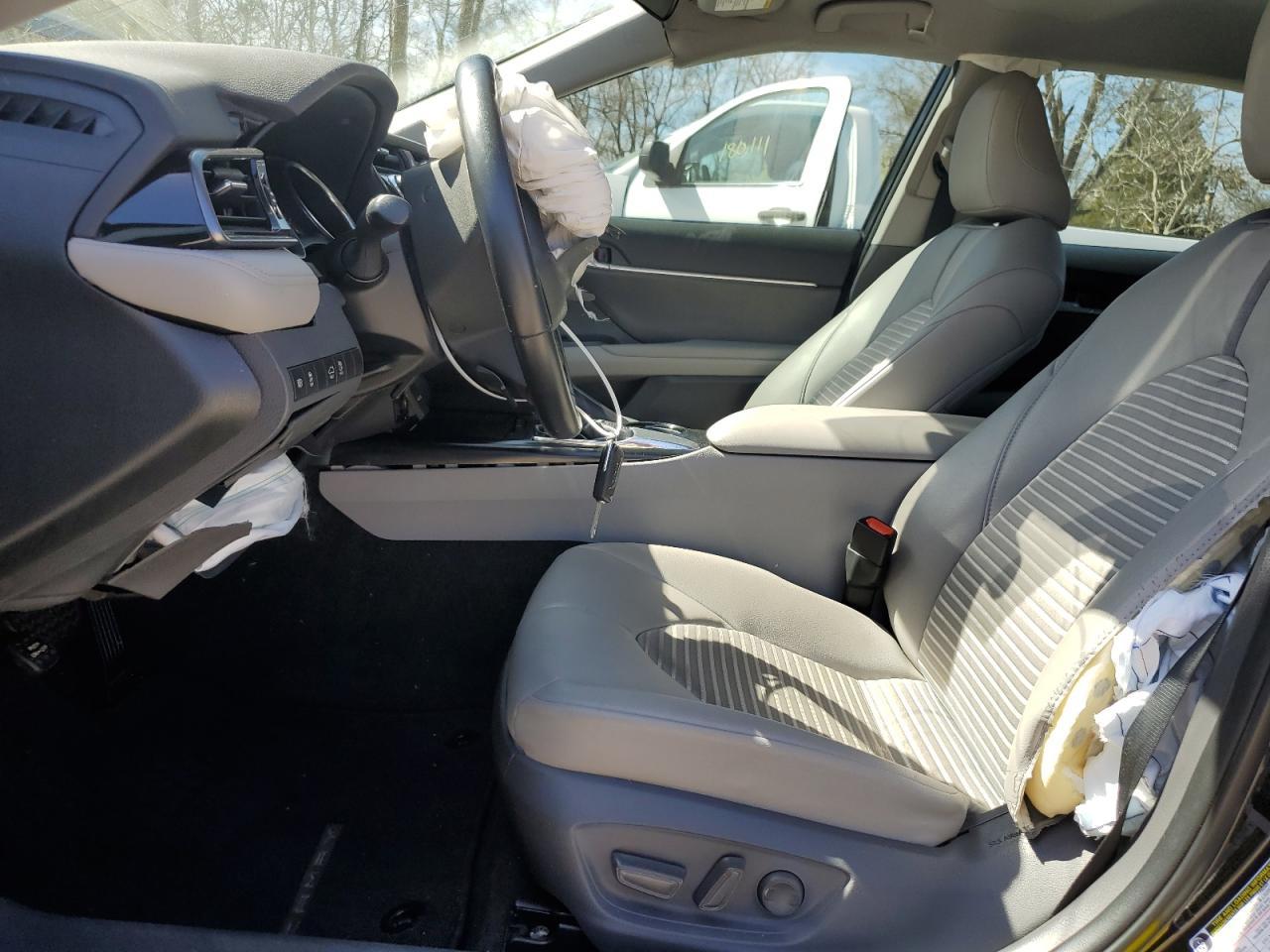 2019 TOYOTA CAMRY L - Фото 7