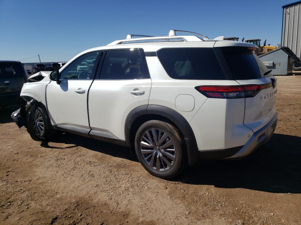 2024 NISSAN PATHFINDER - Image 2