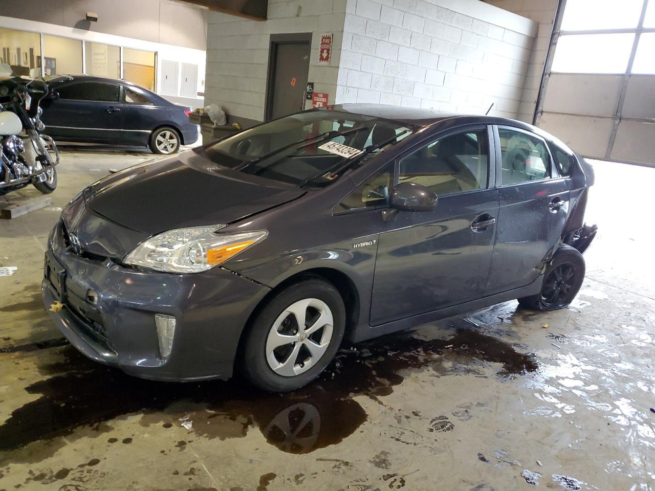 2015 TOYOTA PRIUS car image