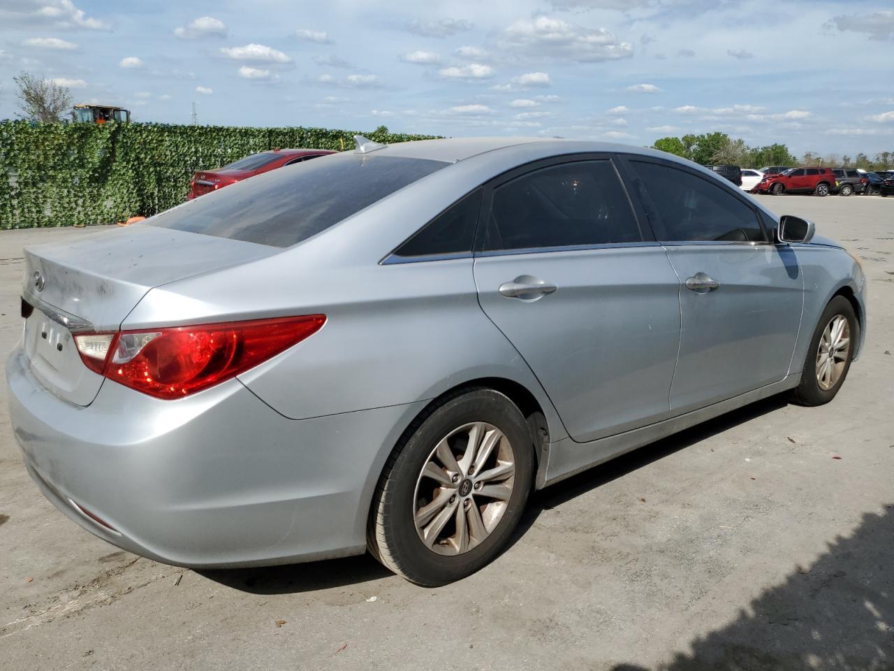 2011 HYUNDAI SONATA GLS - Image 3