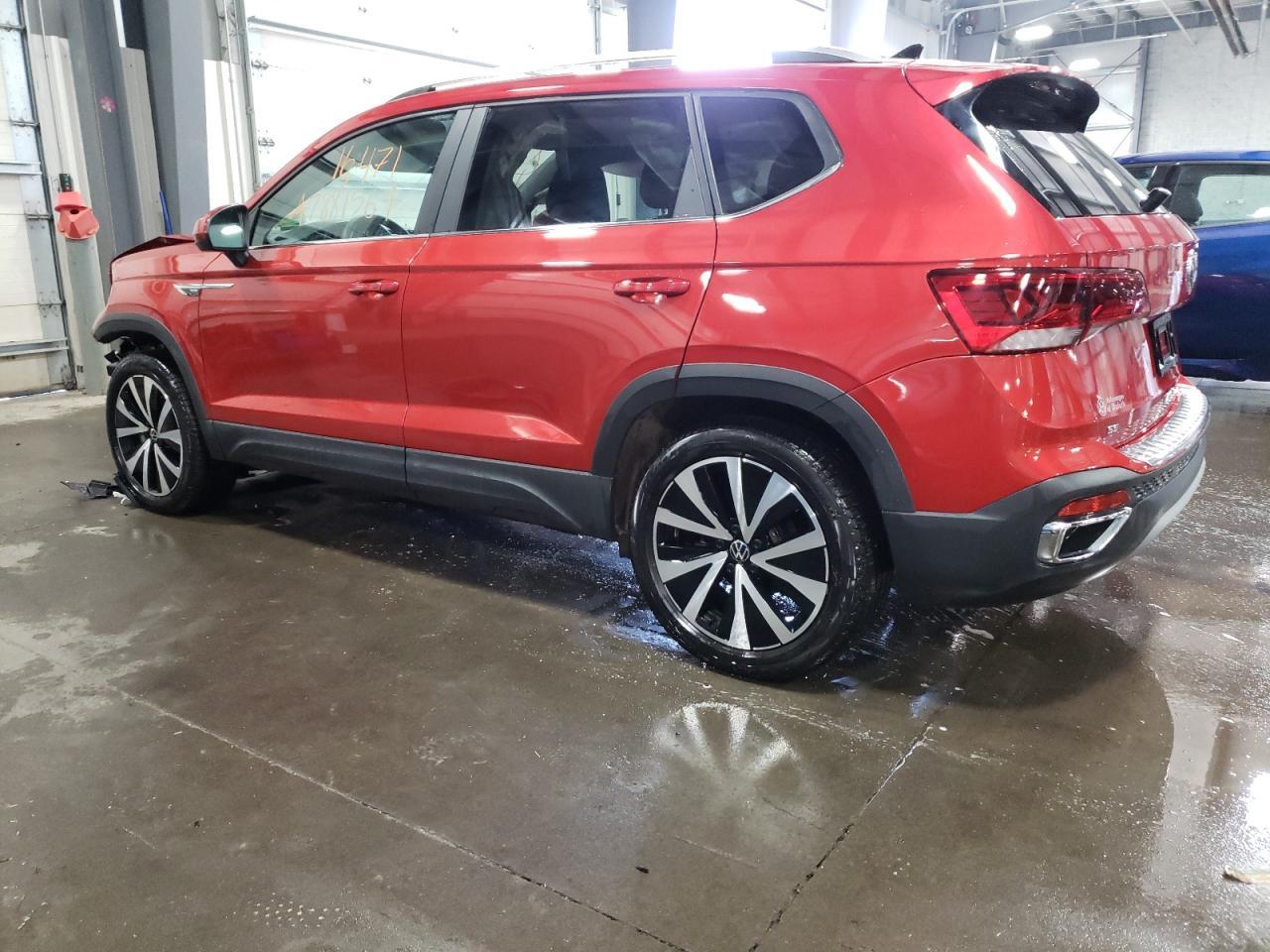 2023 VOLKSWAGEN TAOS SE - Фото 2
