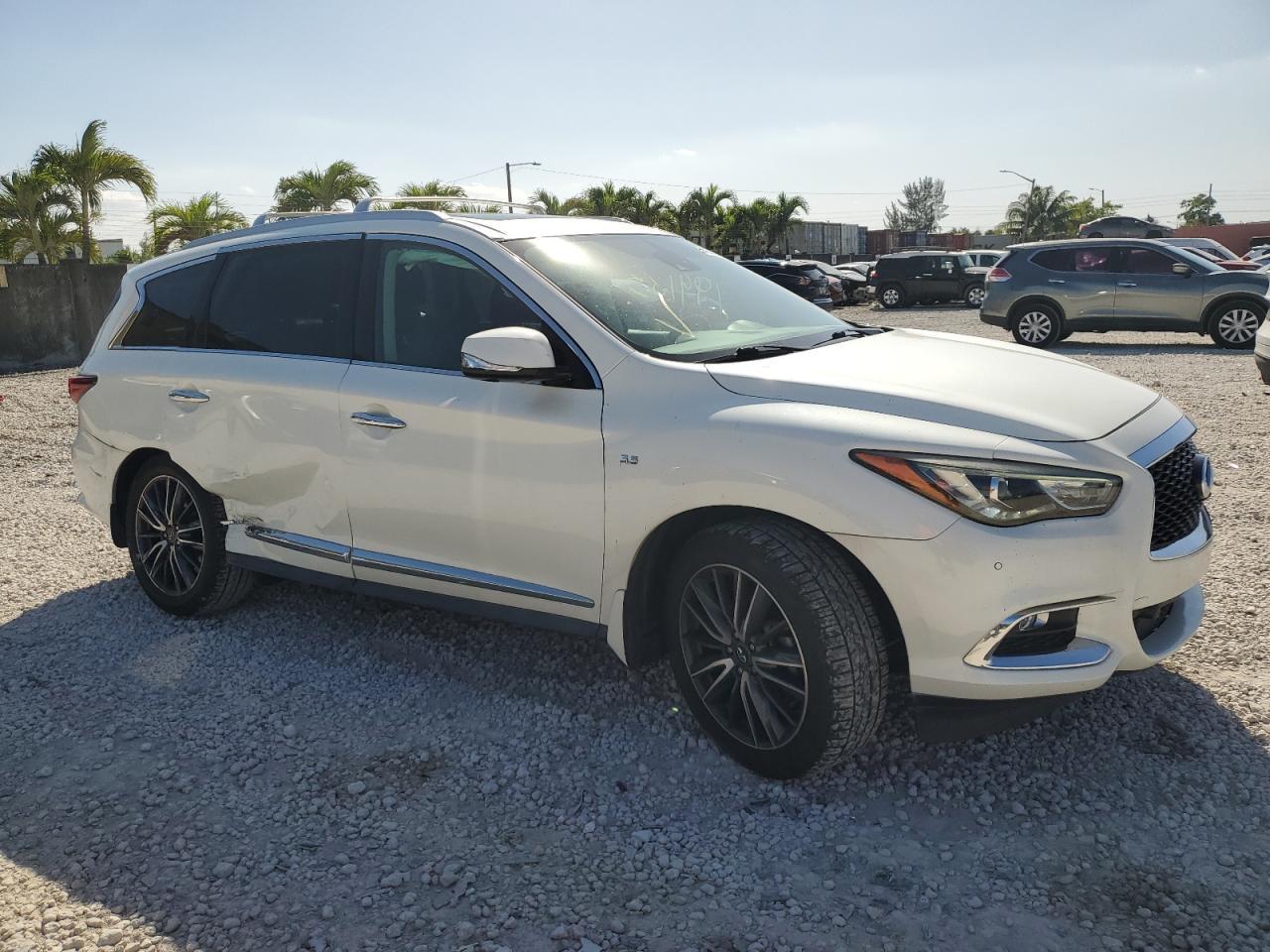 2019 INFINITI QX60 LUXE - Image 4