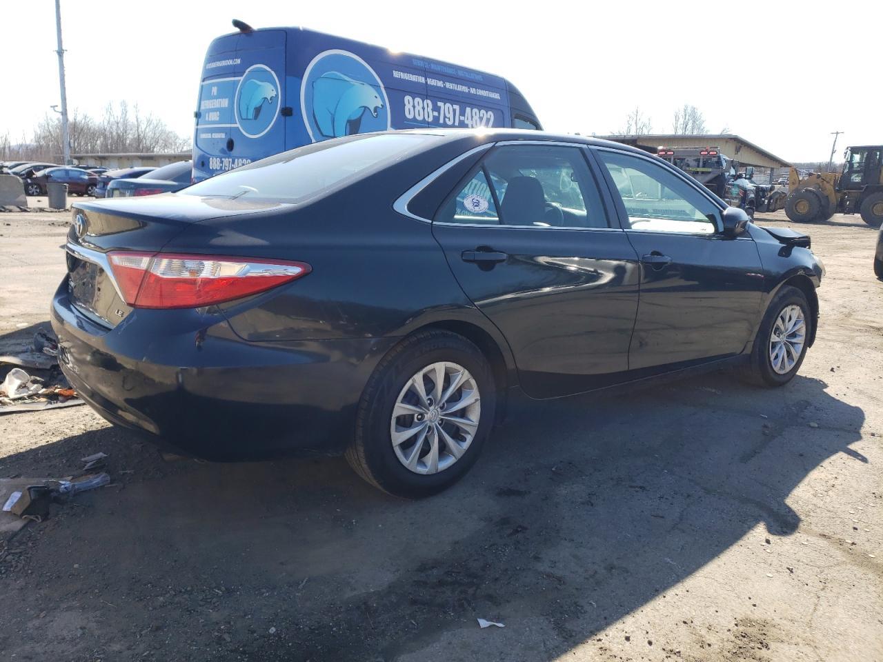 2015 TOYOTA CAMRY LE - Фото 3