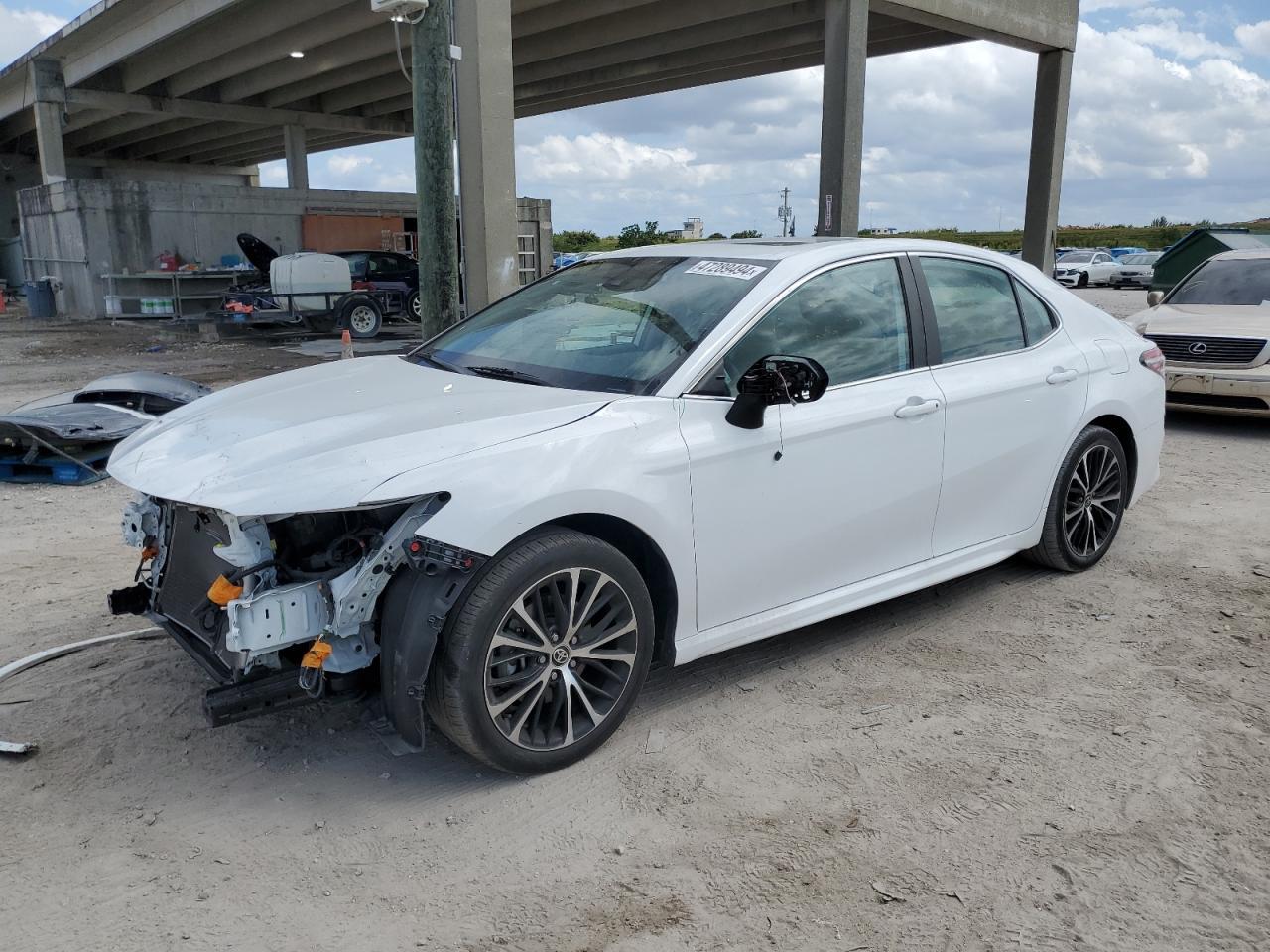 2020 TOYOTA CAMRY SE