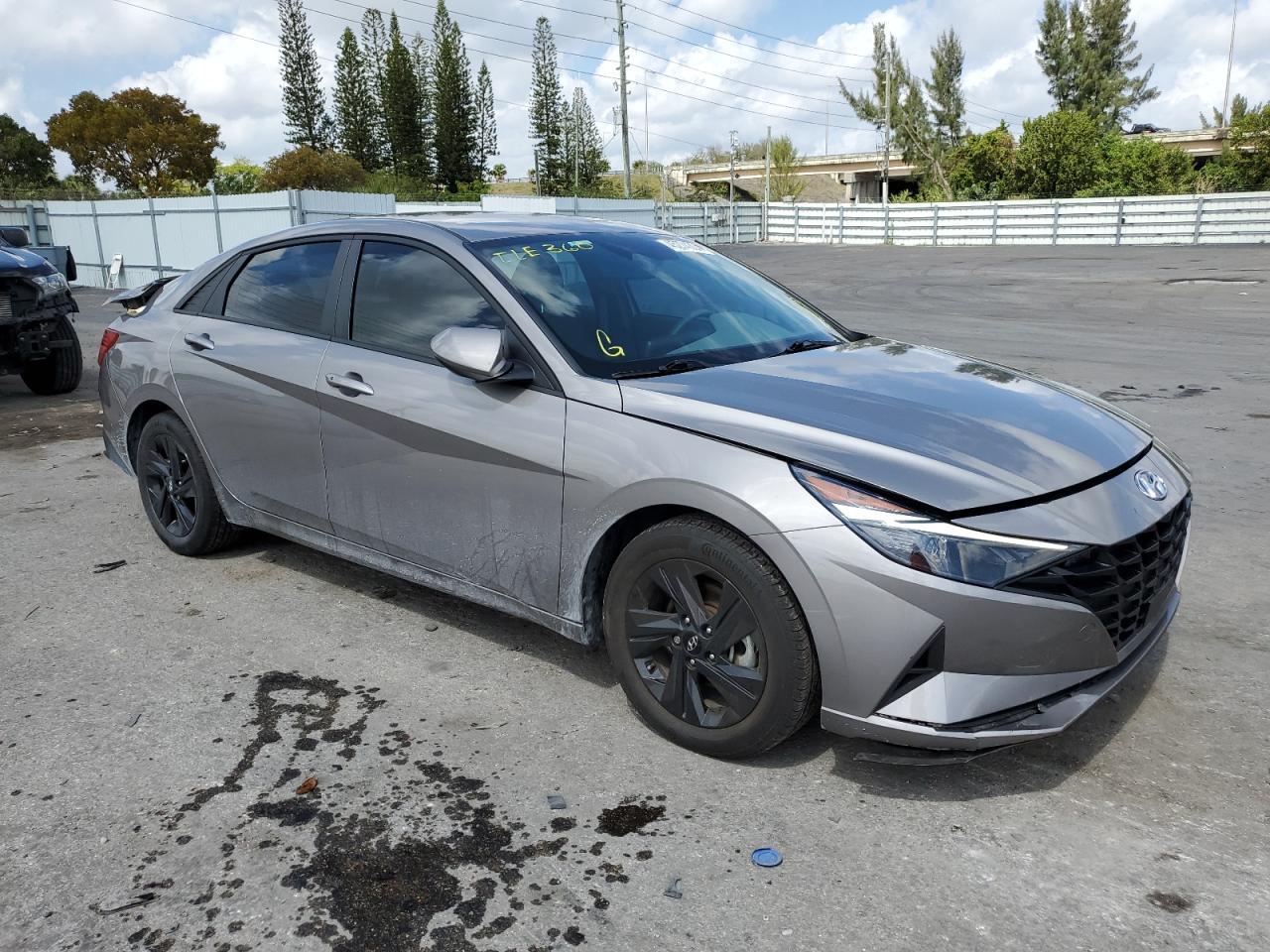 2022 HYUNDAI ELANTRA SE - Фото 4