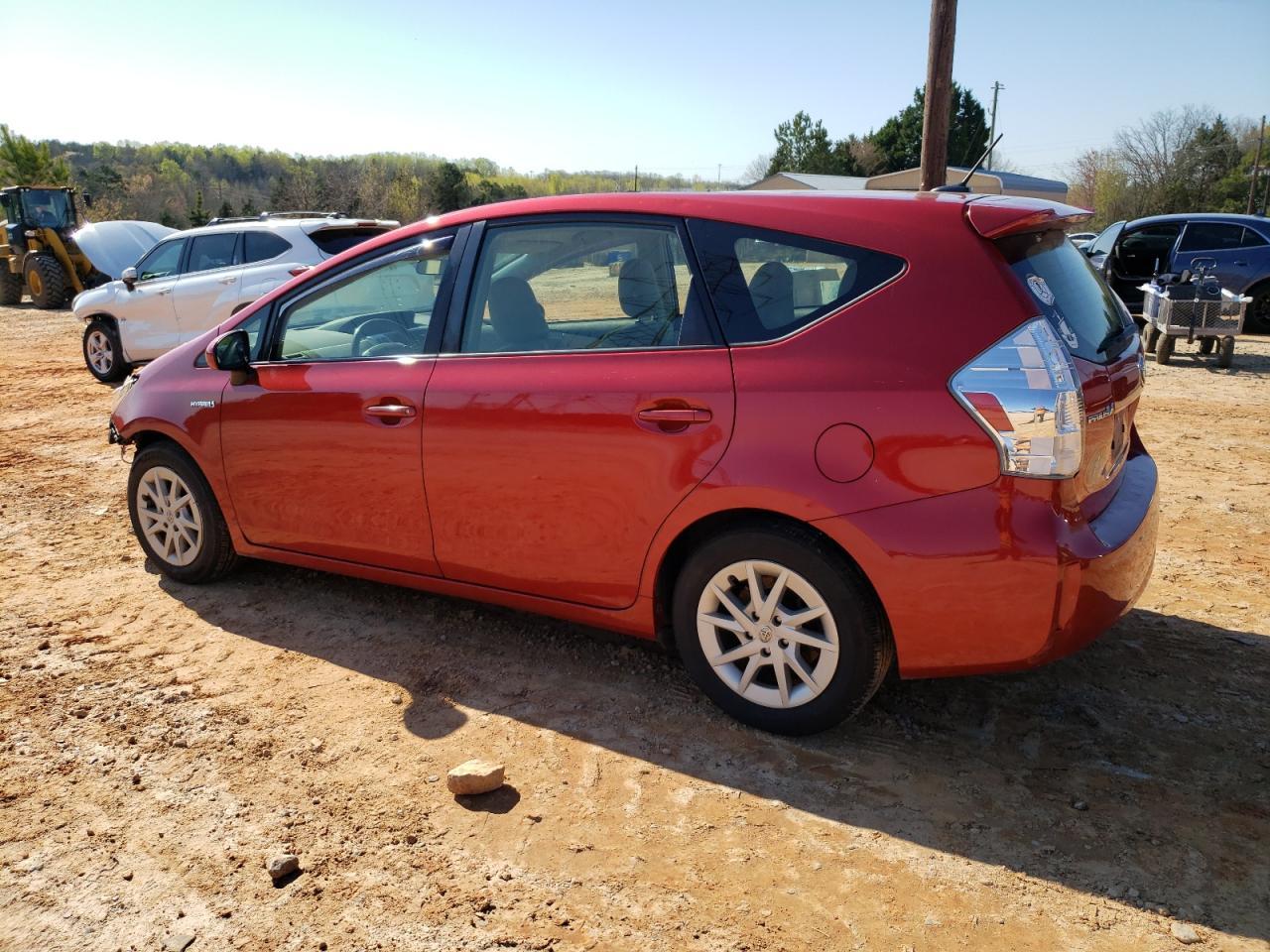 2013 TOYOTA PRIUS V - Image 2