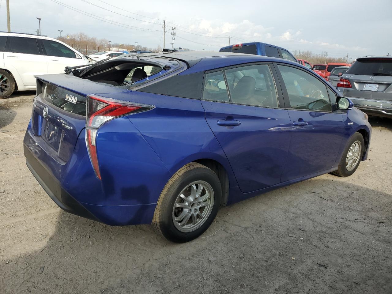 2016 TOYOTA PRIUS - Фото 3