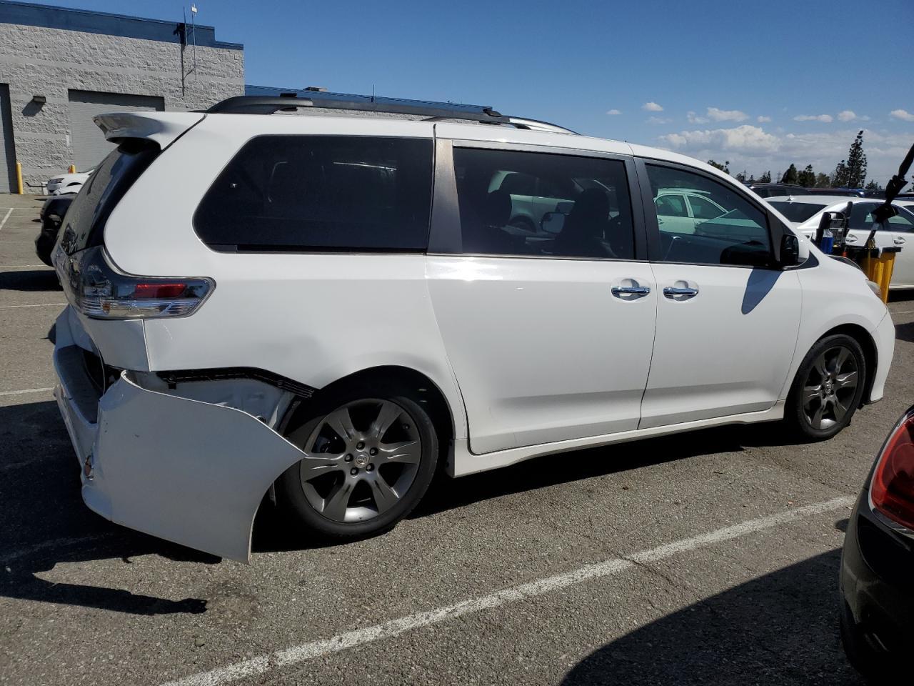 2015 TOYOTA SIENNA SPO - Фото 3