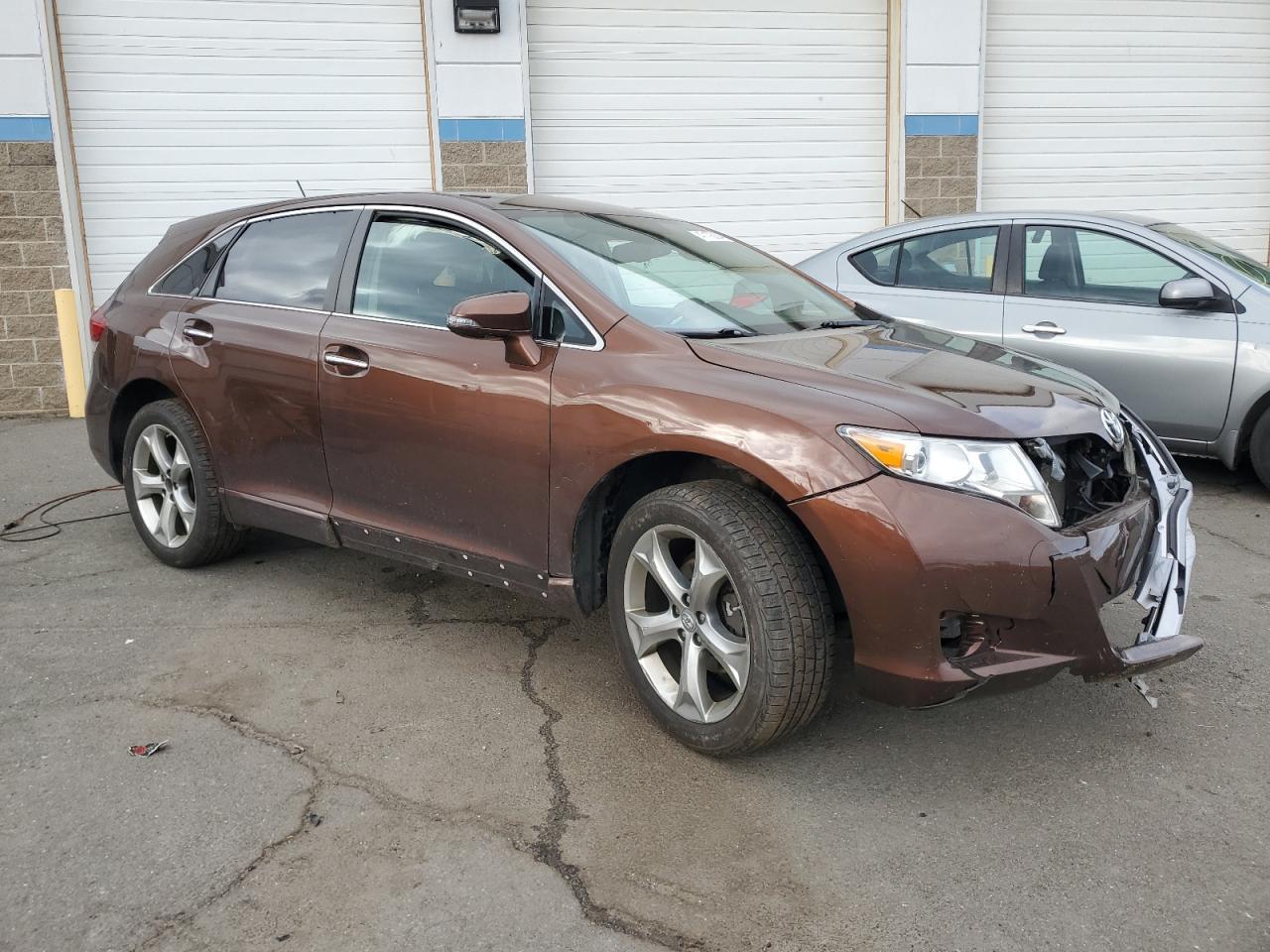 2013 TOYOTA VENZA LE - Фото 4