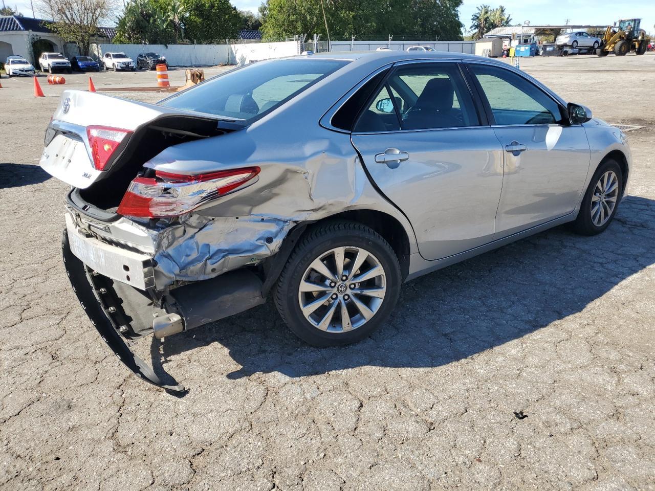 2016 TOYOTA CAMRY LE - Image 3