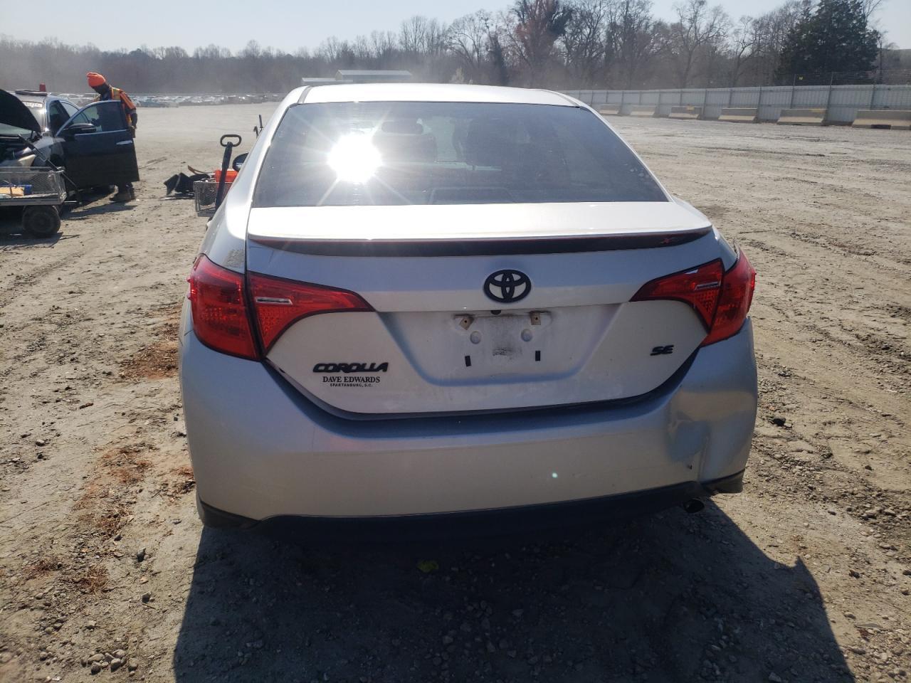 2018 TOYOTA COROLLA L - Image 6