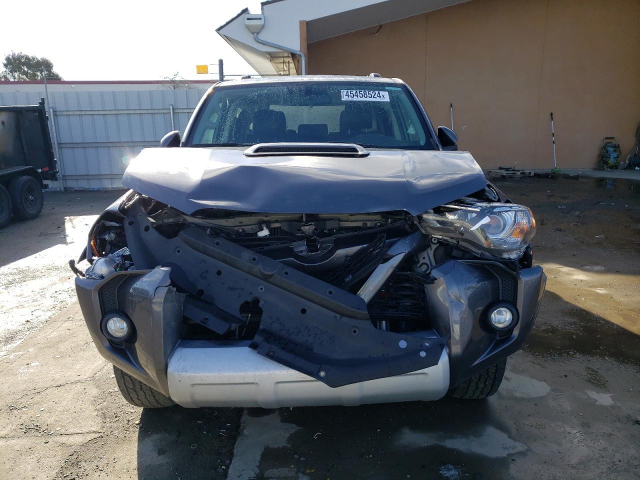 2018 TOYOTA 4RUNNER SR - Image 5