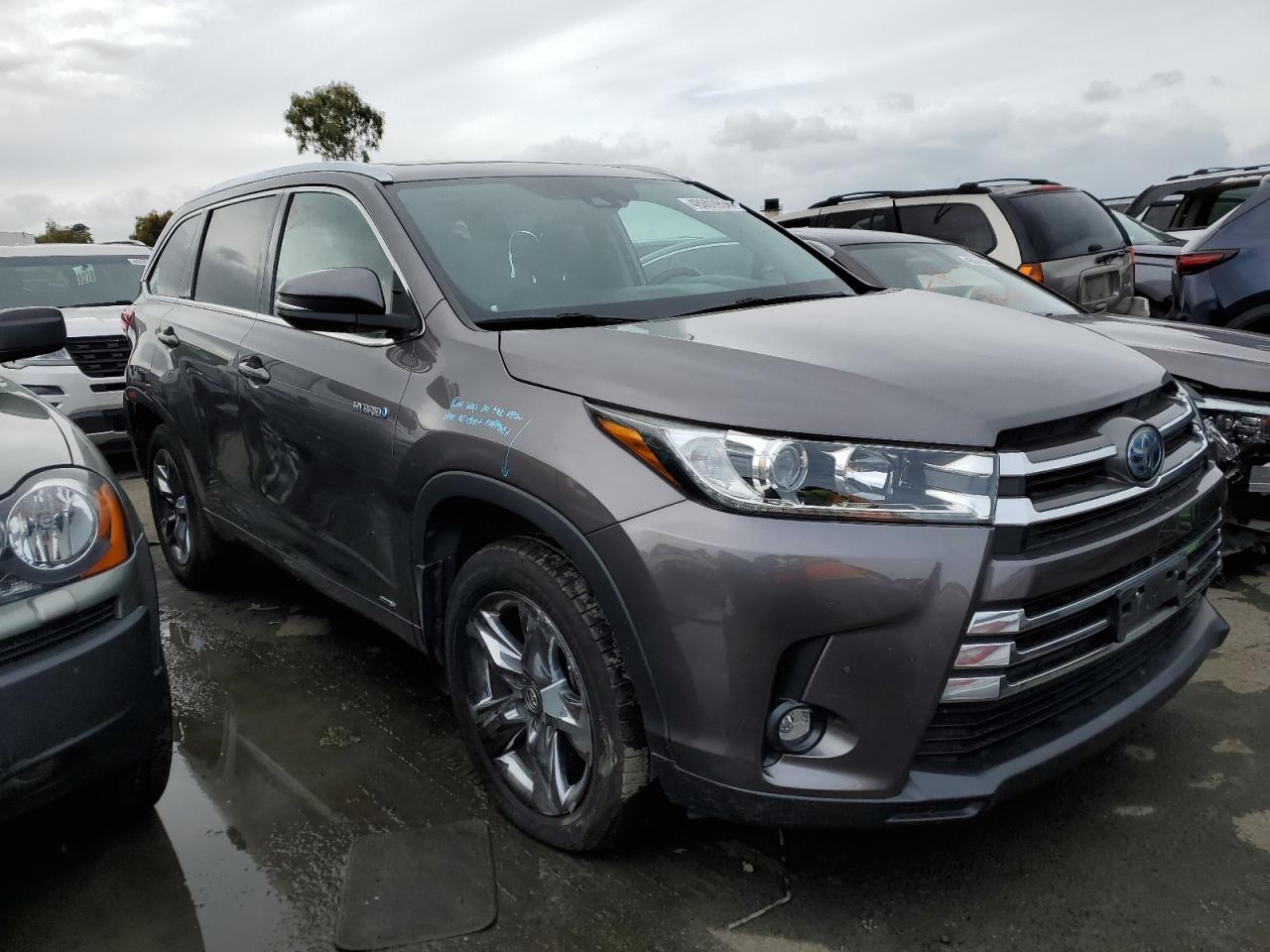 2019 TOYOTA HIGHLANDER - Image 4