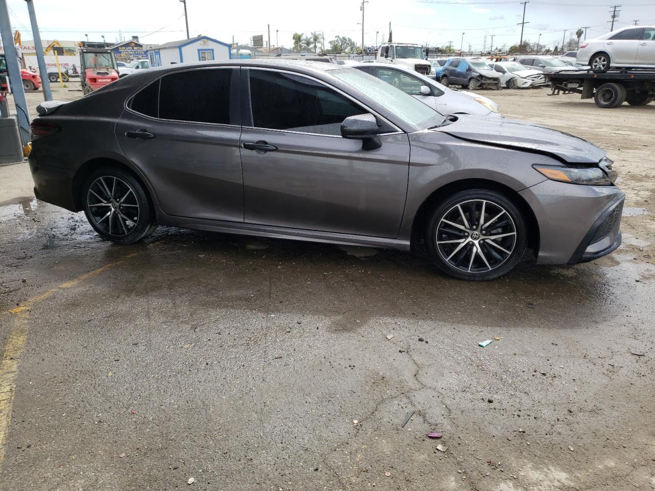 2021 TOYOTA CAMRY SE - Image 4