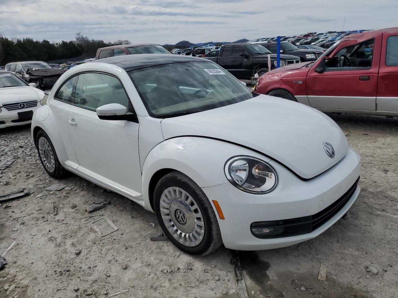 2015 VOLKSWAGEN BEETLE 1.8 - Фото 4
