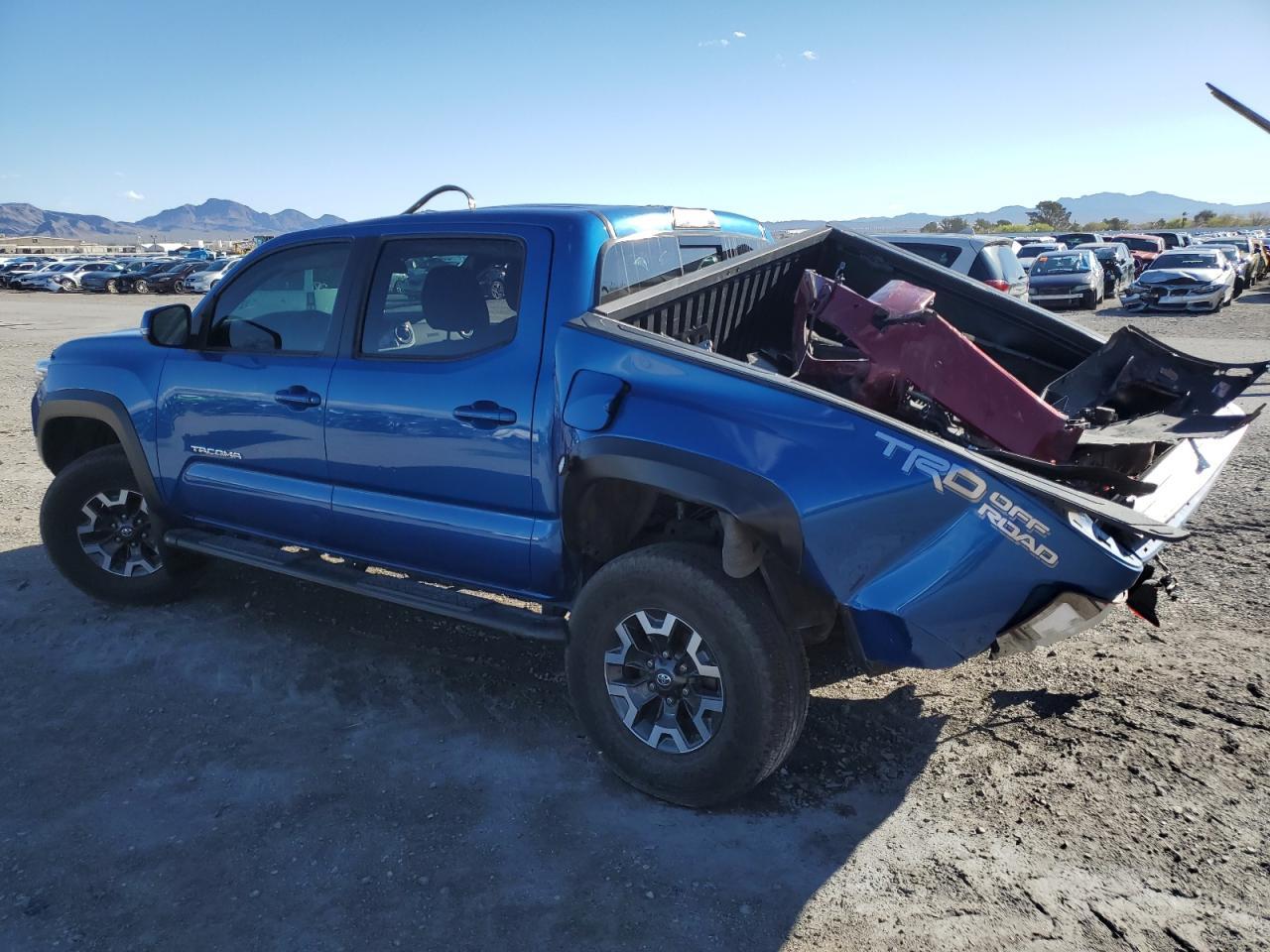2017 TOYOTA TACOMA DOU - Фото 2