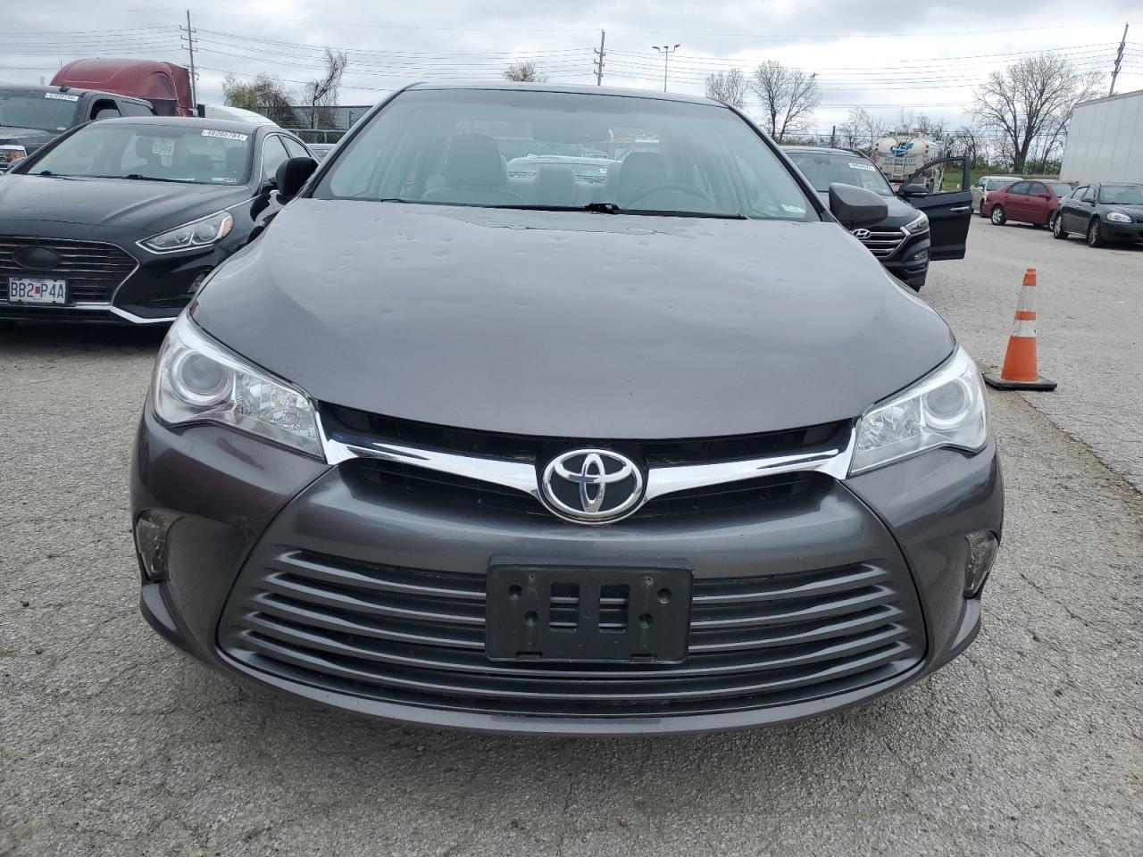 2016 TOYOTA CAMRY LE - Фото 5
