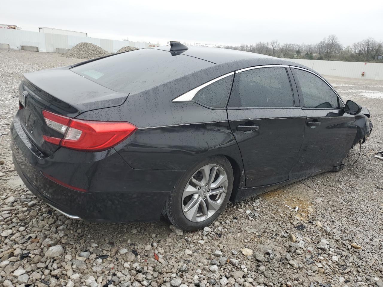 2018 HONDA ACCORD LX - Image 3