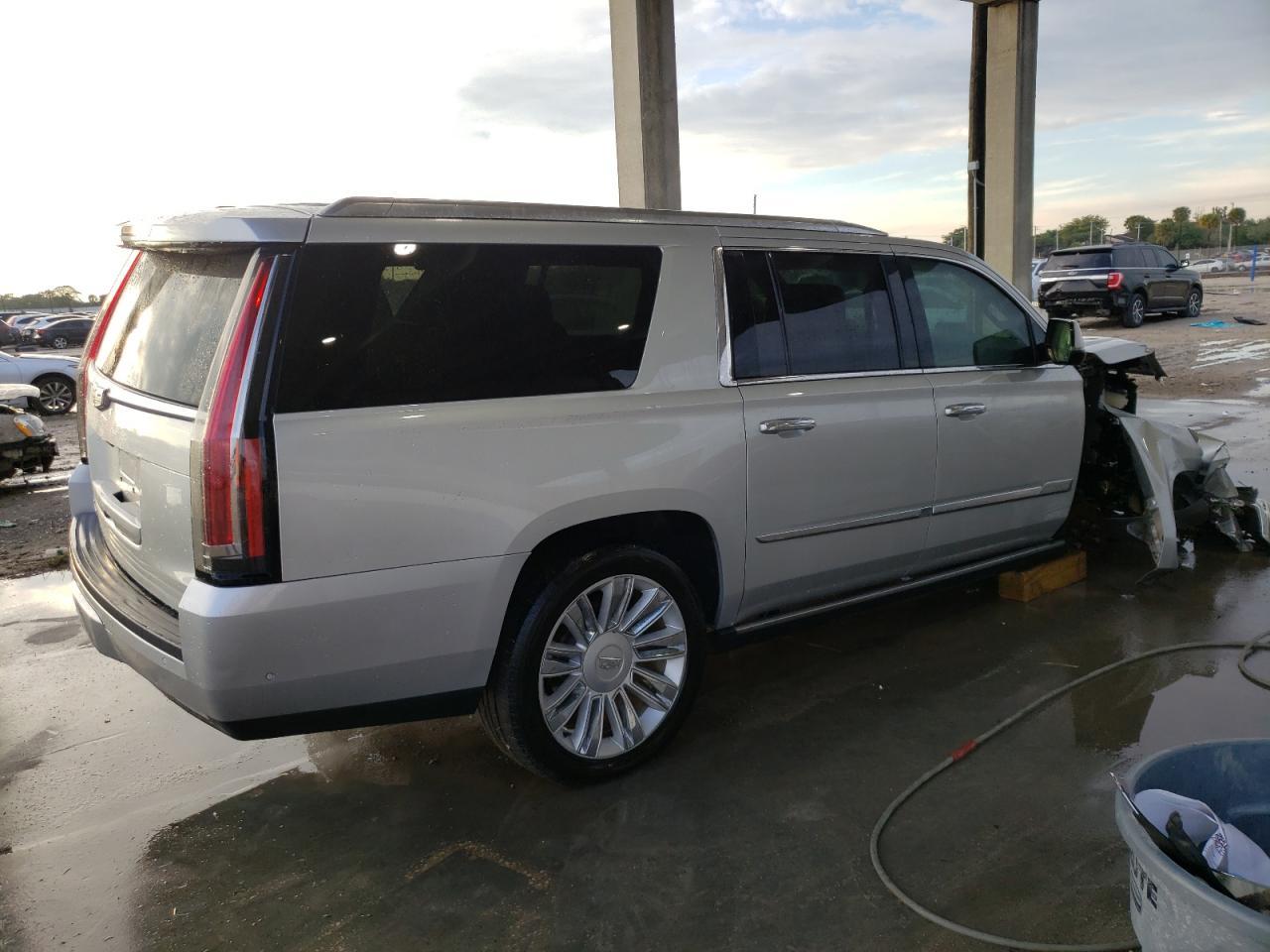 2017 CADILLAC ESCALADE E - Image 3