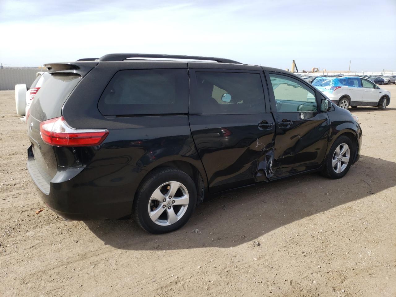 2015 TOYOTA SIENNA LE - Фото 3