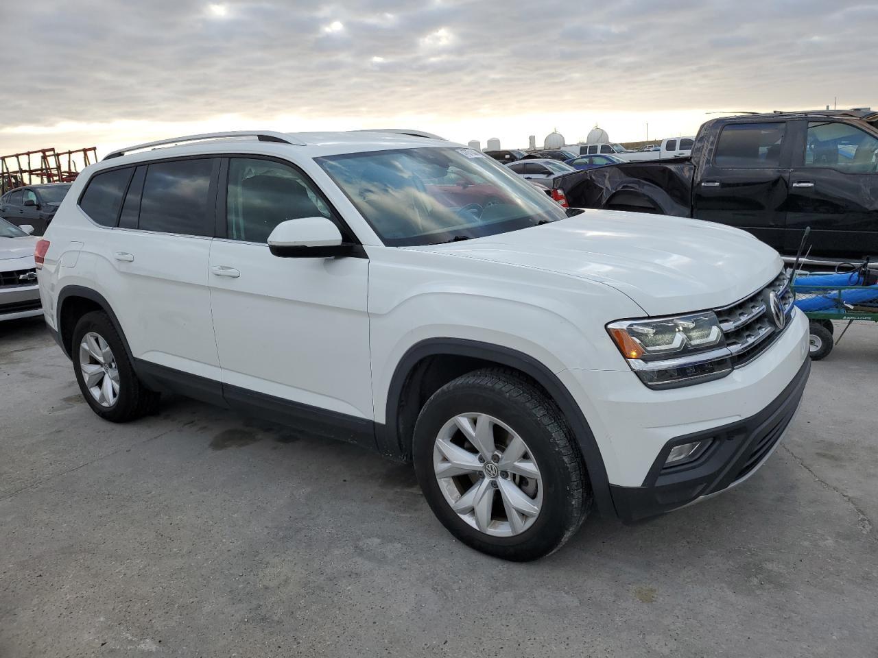2018 VOLKSWAGEN ATLAS SE - Image 4