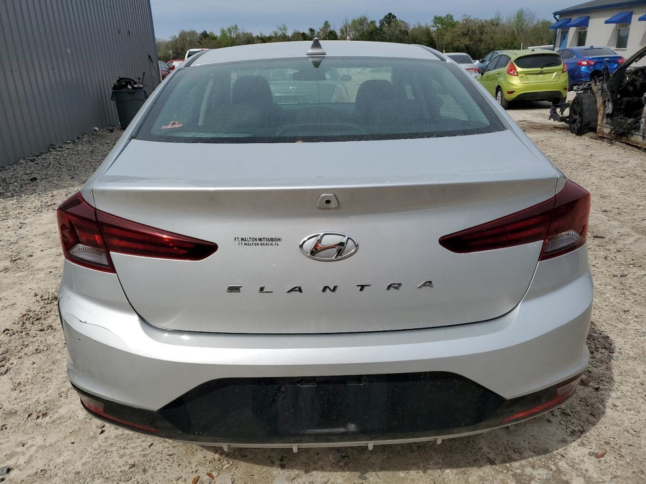 2019 HYUNDAI ELANTRA SE - Image 6