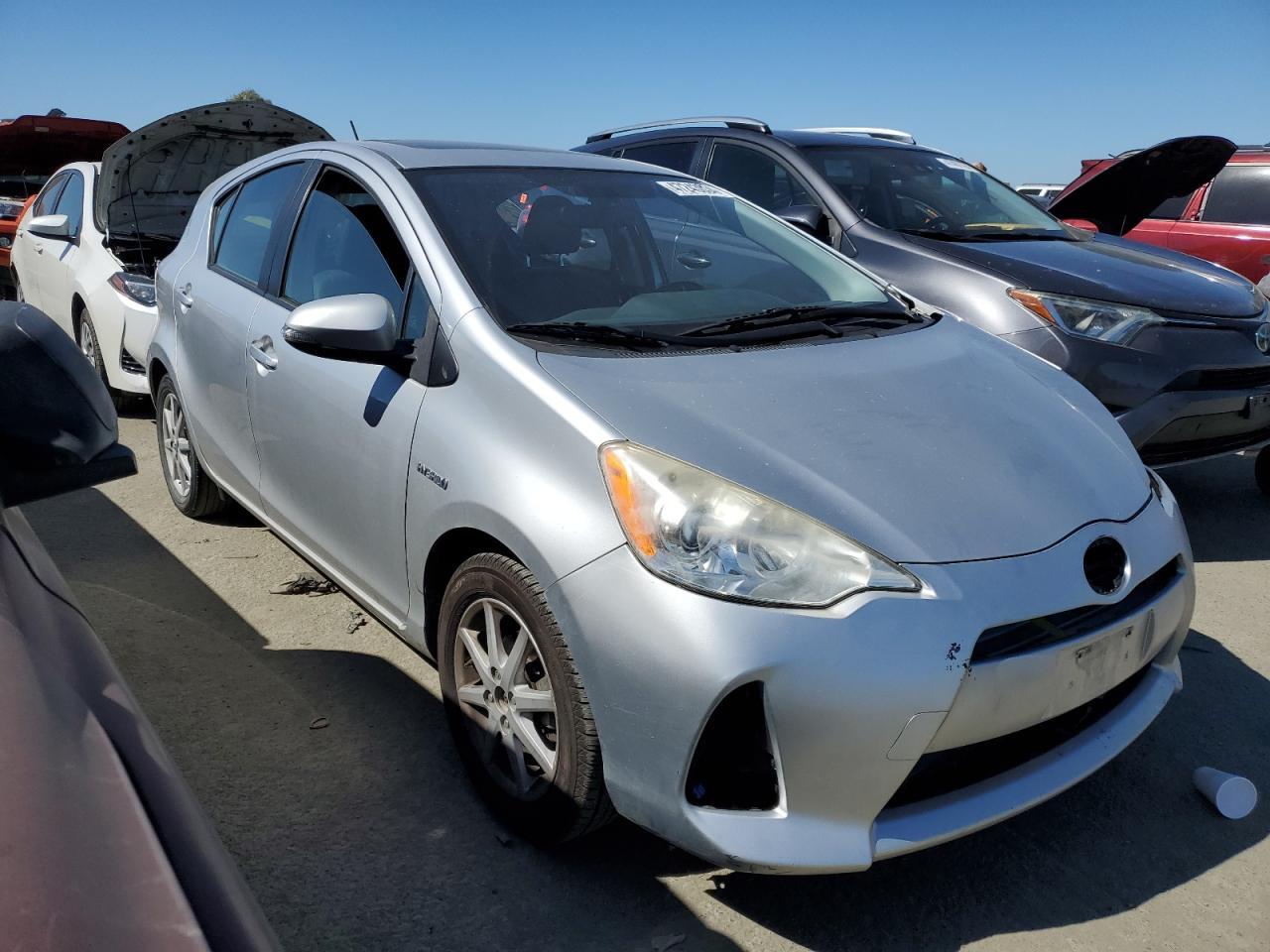 2013 TOYOTA PRIUS C - Image 4