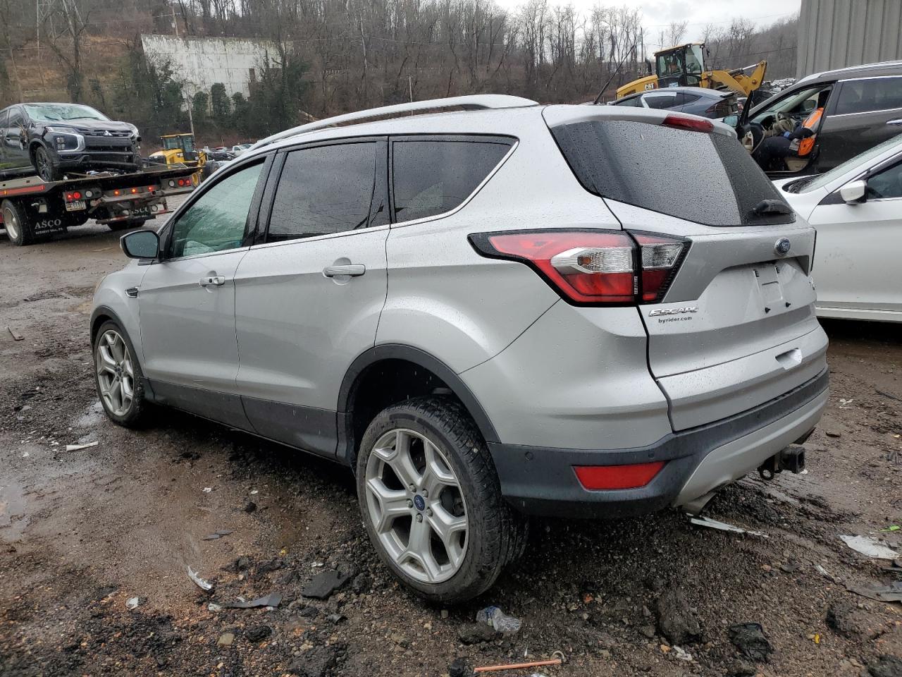 2017 FORD ESCAPE TIT - Image 2