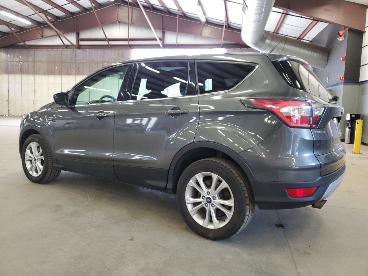 2017 FORD ESCAPE SE - Image 2